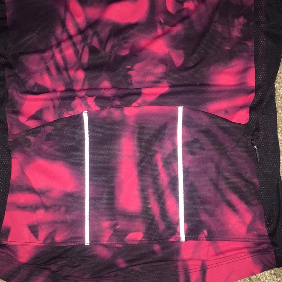 Lightly Worn lululemon short sleeve zip up jacket - Picture 3 of 3